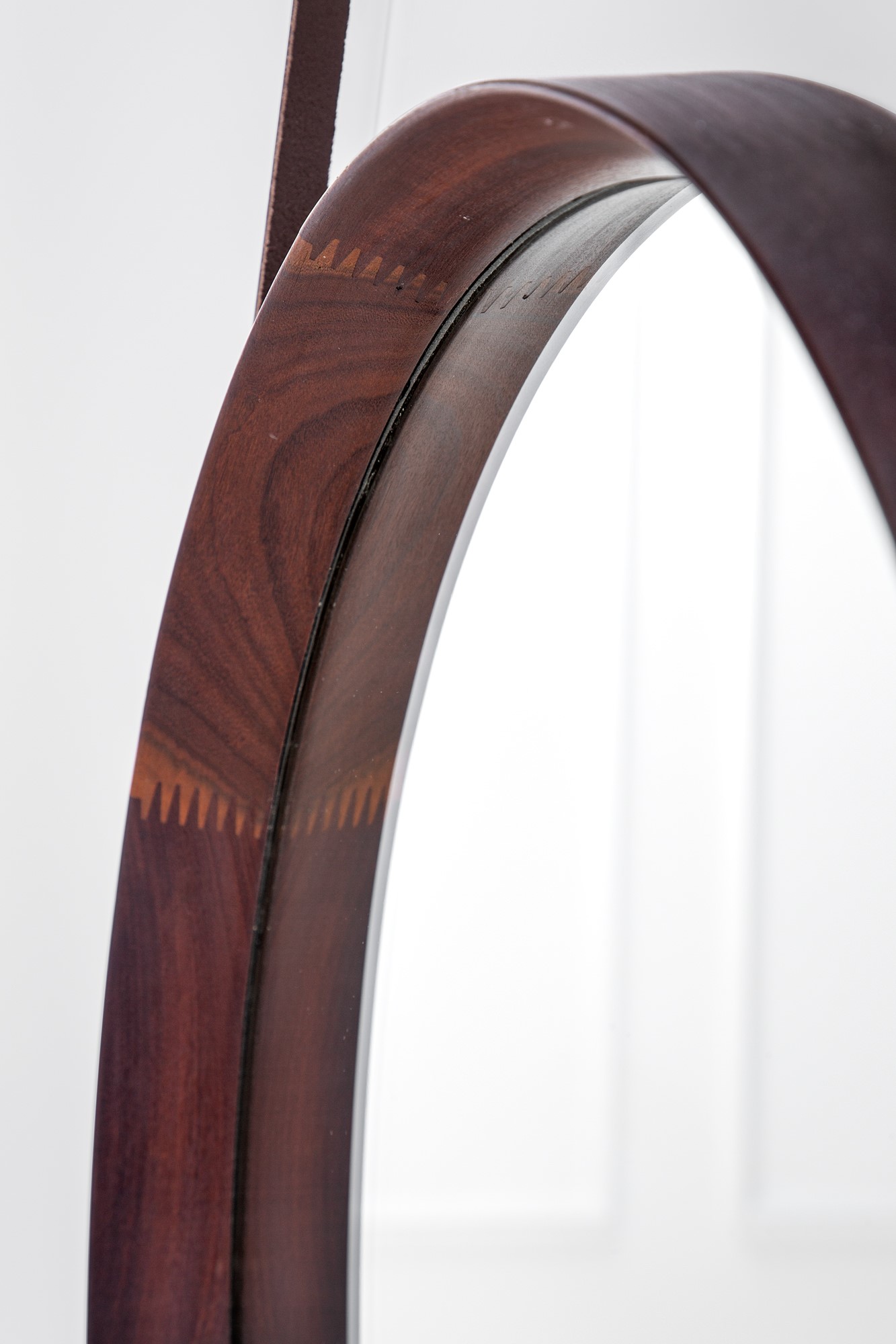 Specchio da parete, cornice in legno e cuoio con vetro specchiato