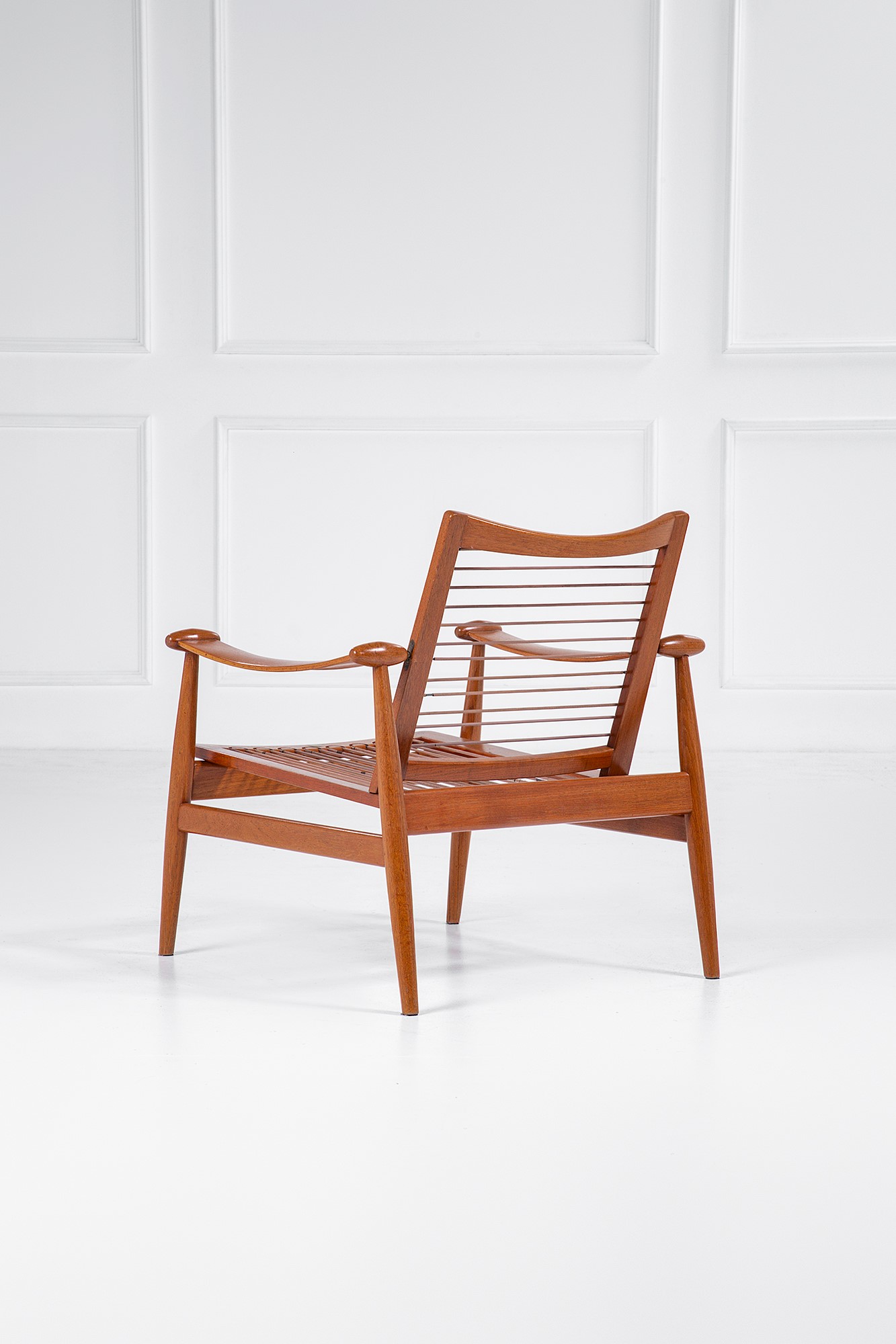 Finn Juhl - Due Sedute Mod. Spade Chair