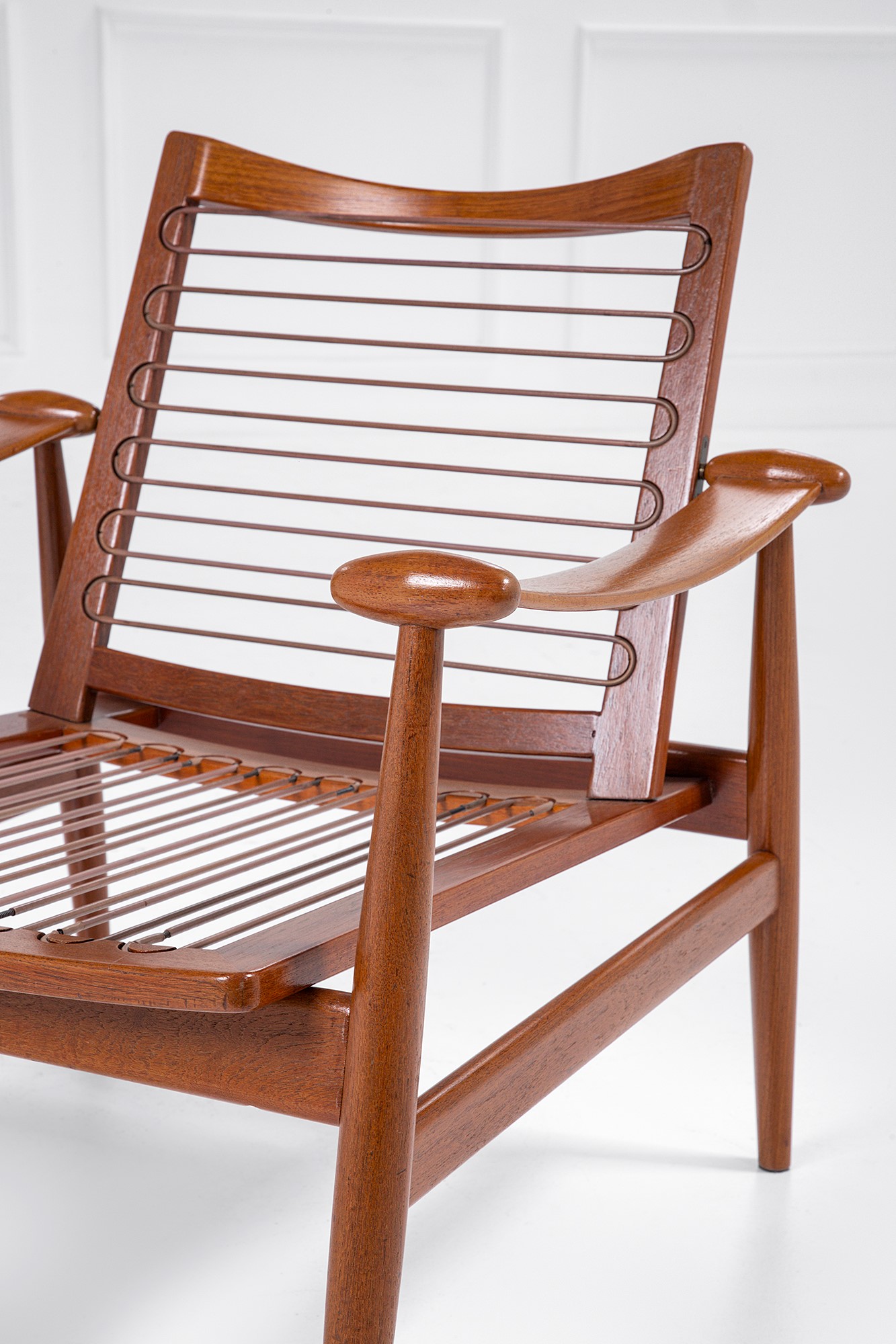 Finn Juhl - Due Sedute Mod. Spade Chair