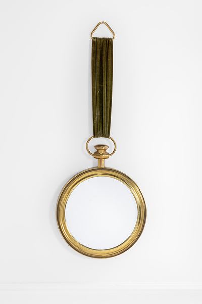 Specchio da parete, cornice in ottone lucido e vetro specchiato, tessuto, ca. 1960