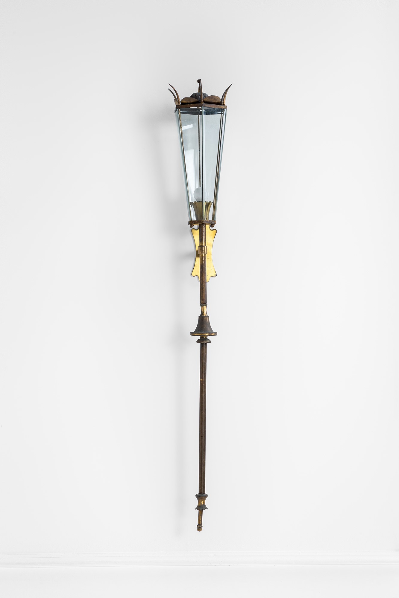Grande lampada da parete