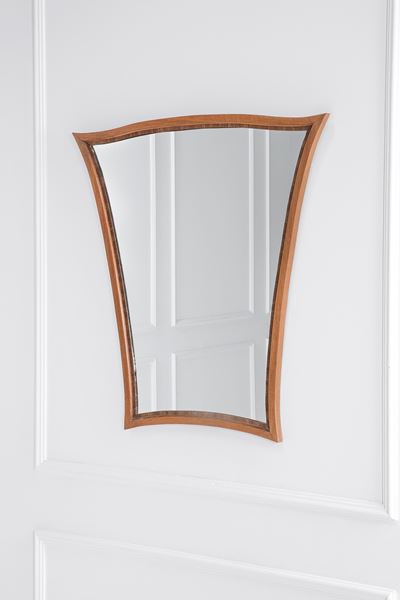 Specchiera in legno sagomato, grissinato con vetro specchiato (ca. 1950)