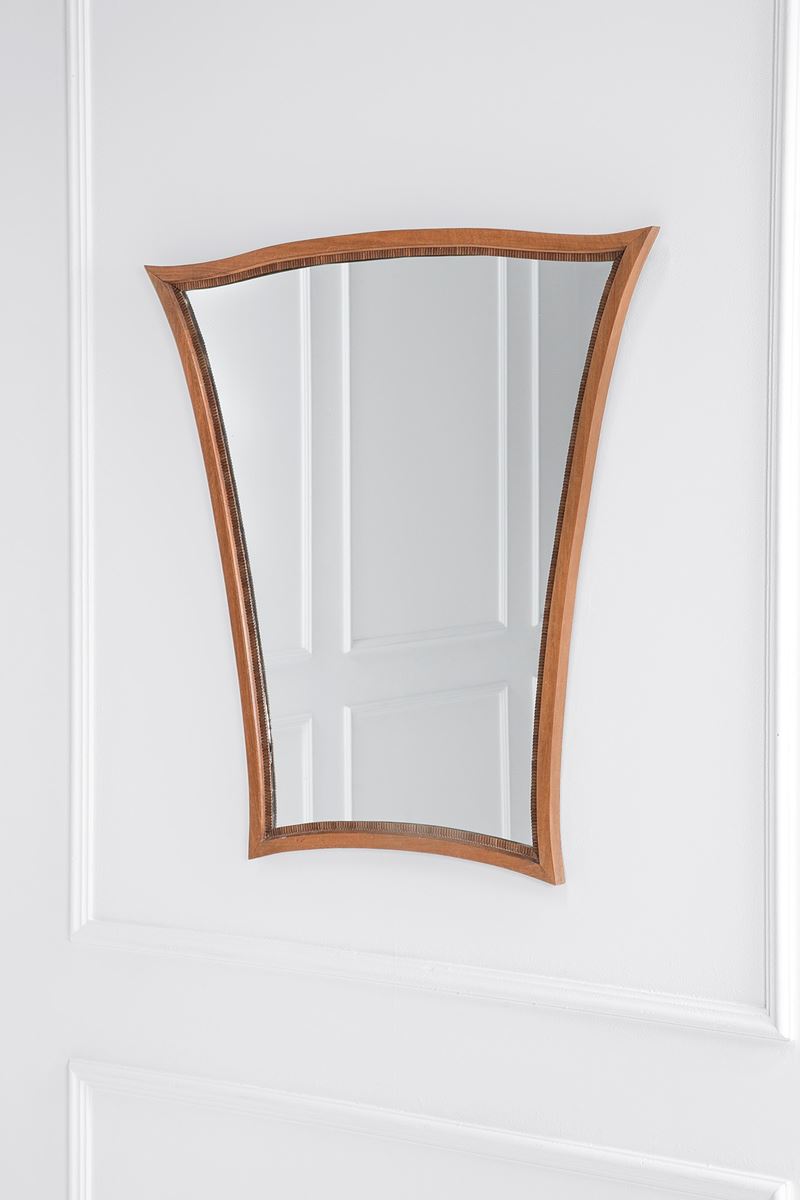 Specchiera in legno sagomato, grissinato con vetro specchiato (ca. 1950)