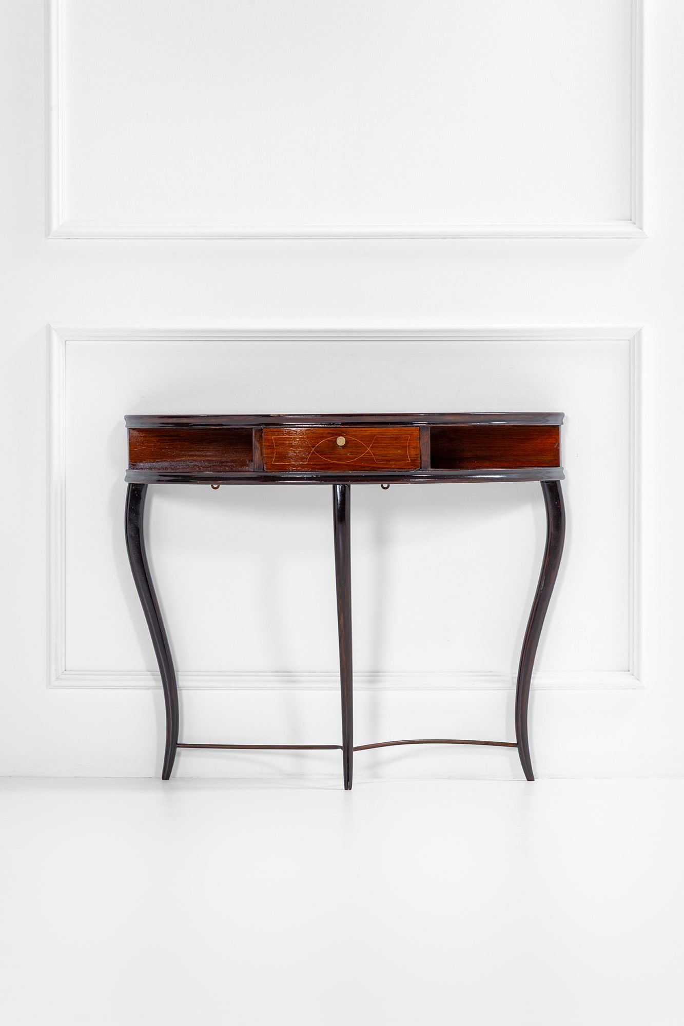Console a mezzaluna