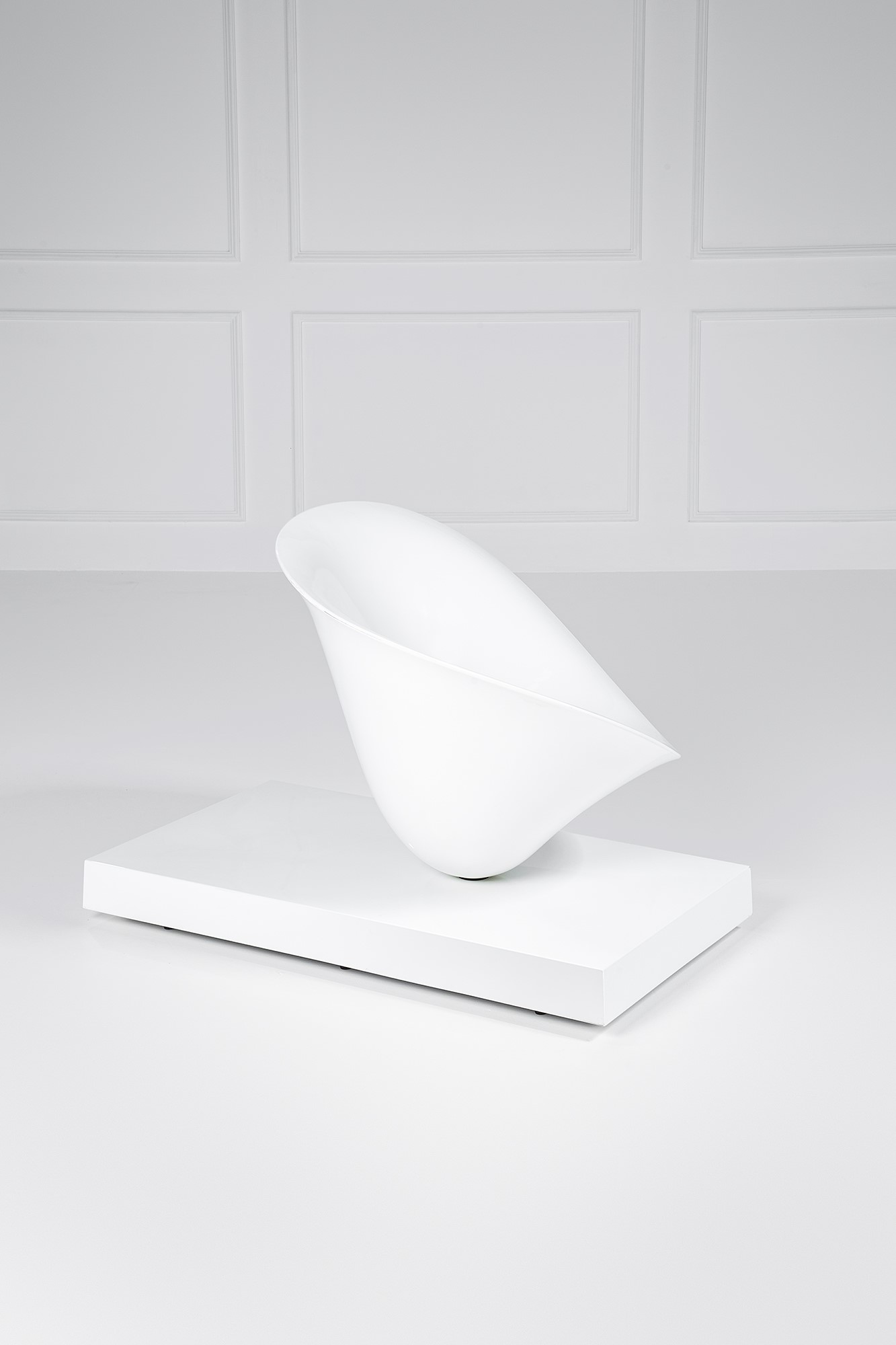 Philippe Starck - Poltrona mod. Moor(e), nylon laccato (Driade, circa 2007)