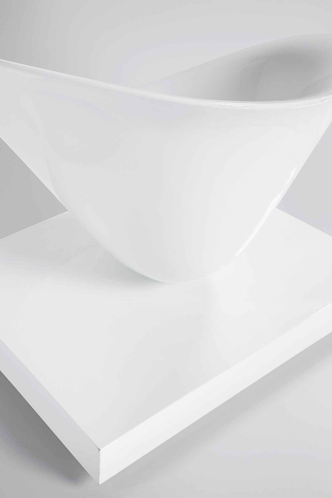 Philippe Starck - Poltrona mod. Moor(e), nylon laccato (Driade, circa 2007)