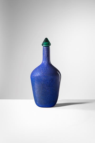 Bottiglia della serie Marmi (vetro blu con inclusioni, Barovier & Toso, 1983)