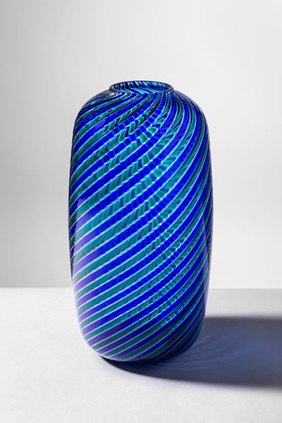 Vaso in vetro soffiato a canne retorte blu e verde