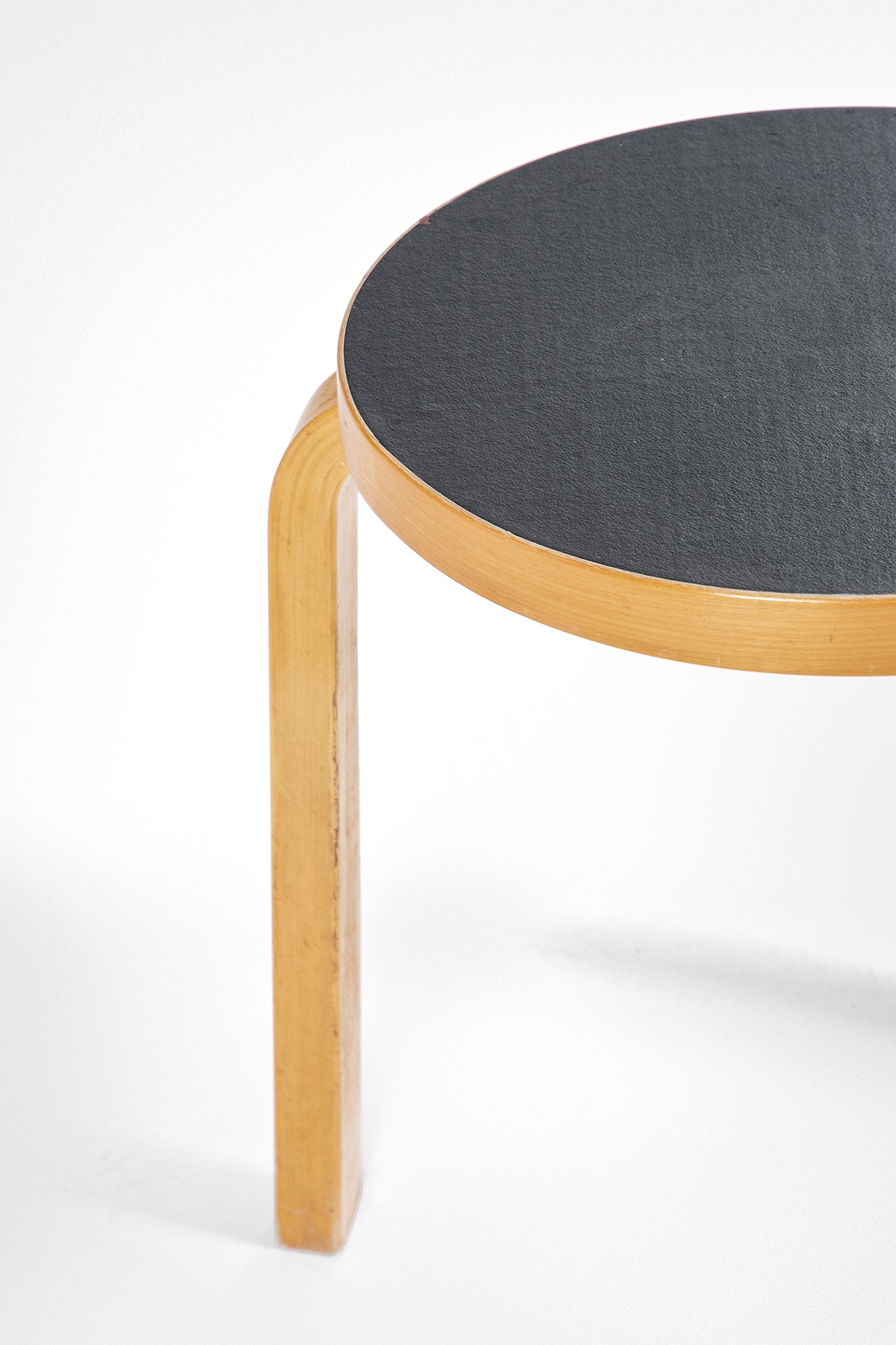 Alvar Aalto - Sgabello modello 60