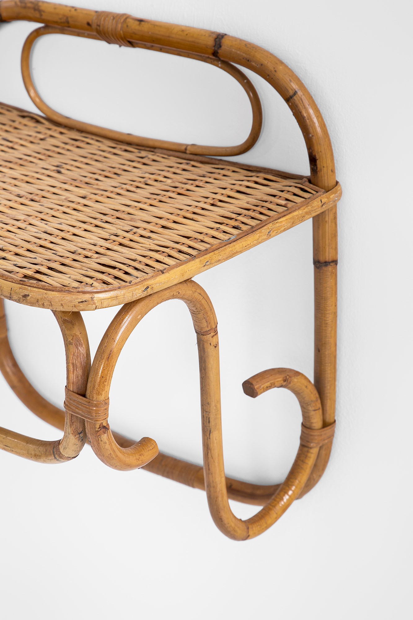 Comodini pensili, set di due pezzi, canna d’India, midollino e giunco (c. 1960)