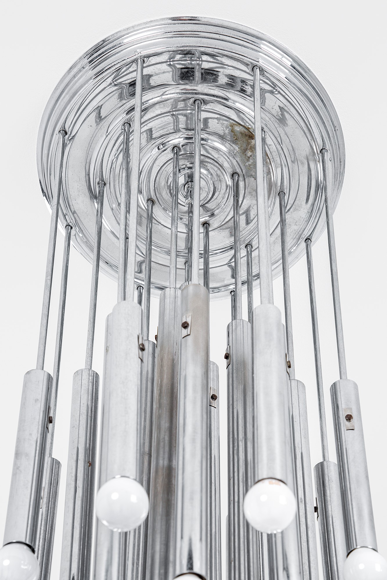 Esperia (attr.) - Lampadario in metallo cromato