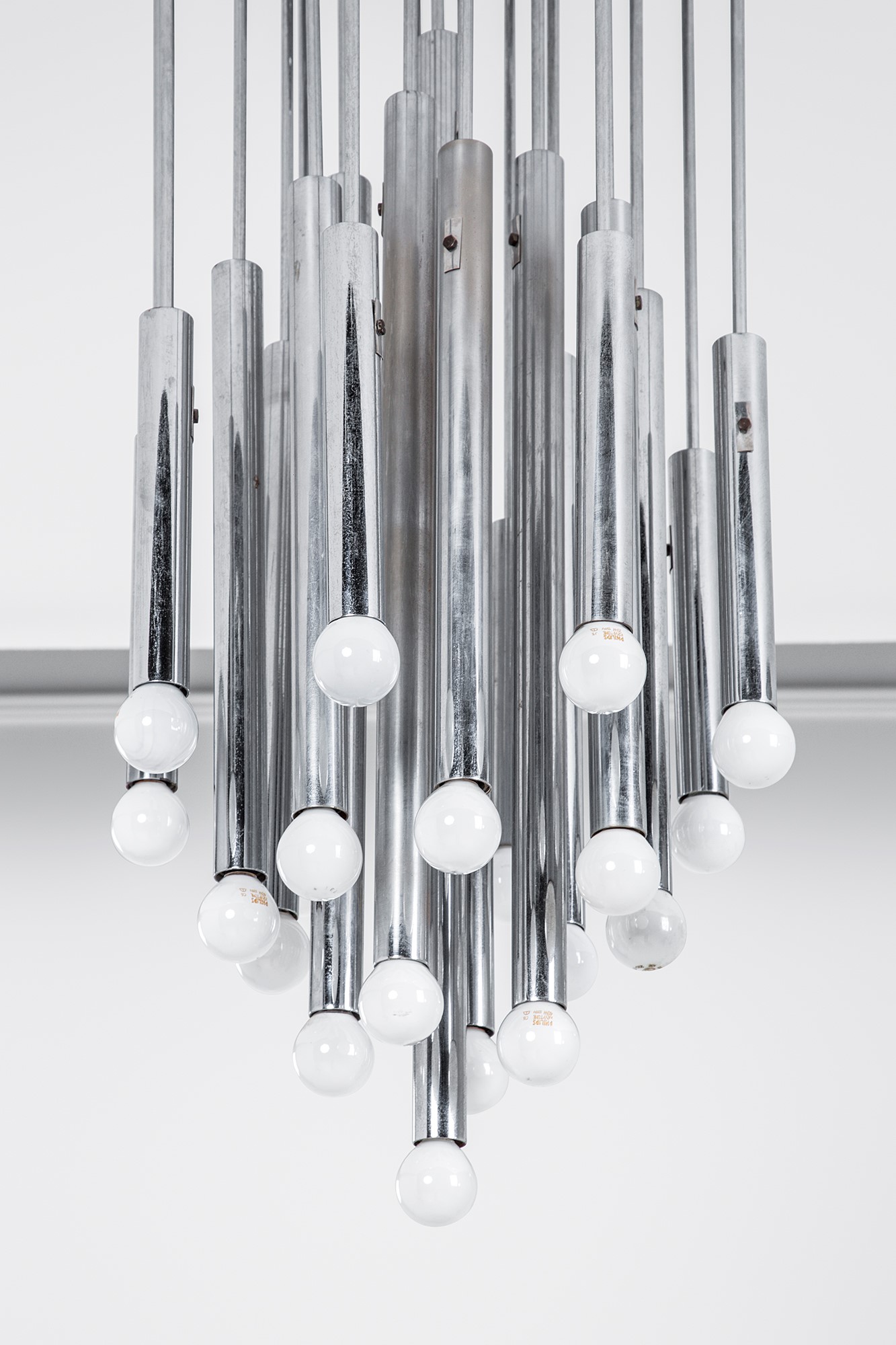 Esperia (attr.) - Lampadario in metallo cromato