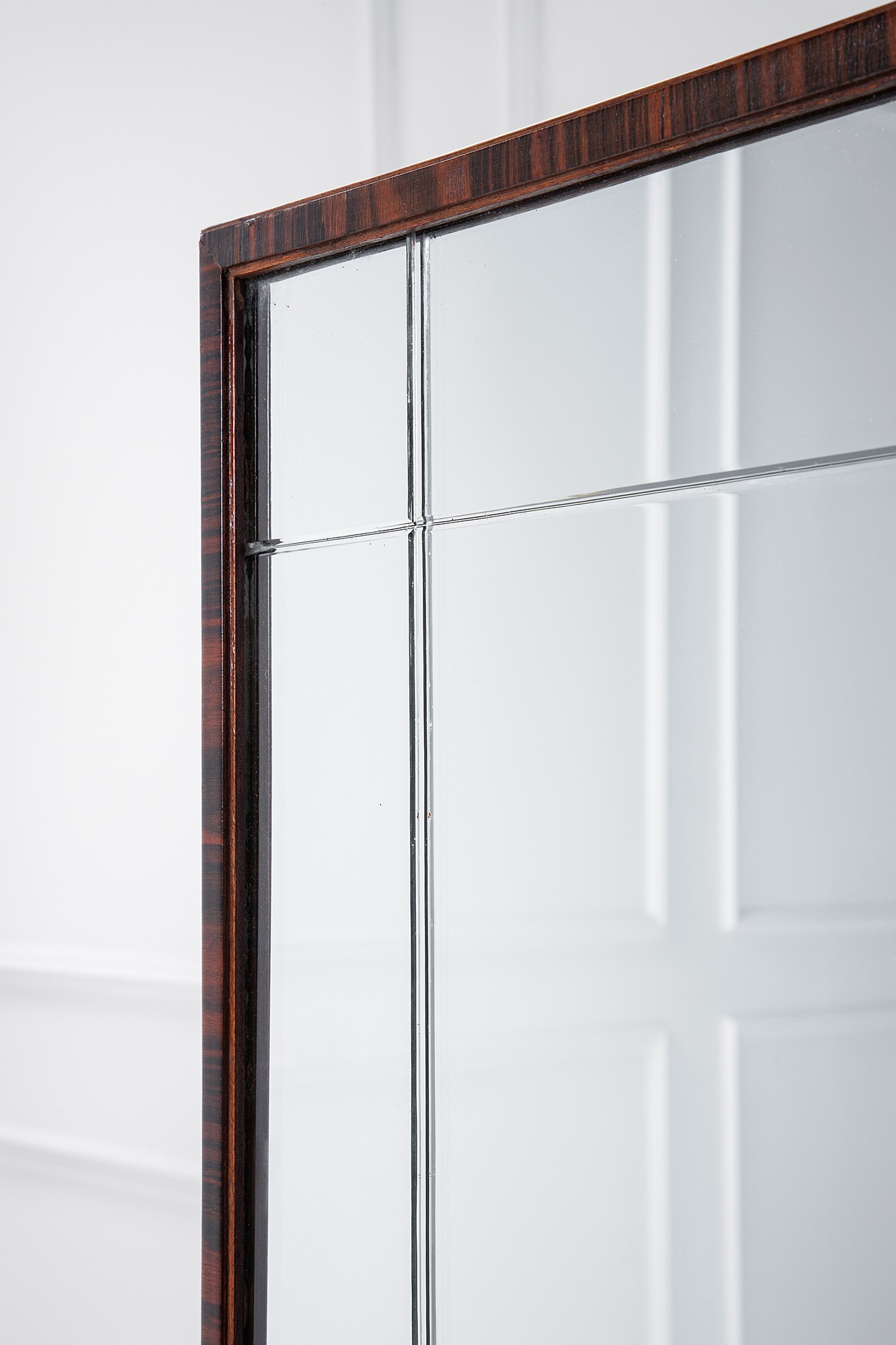 Gaetano Borsani (attr.) - Grande credenza con specchiera (1930 ca.)