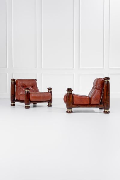Due poltrone, legno massello tornito, pelle e ottone, Brasile, circa 1960