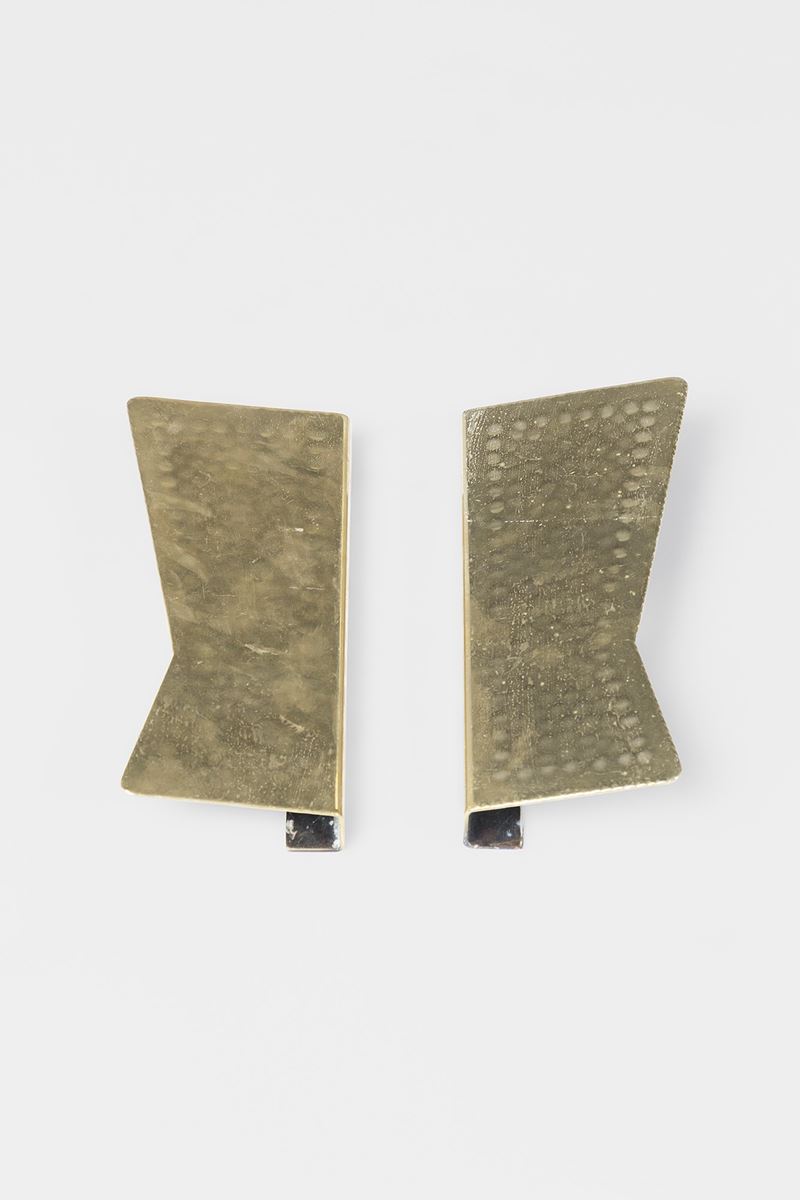 Maniglie in ottone sbalzato e piegato, Coppia di maniglie (circa 1940)