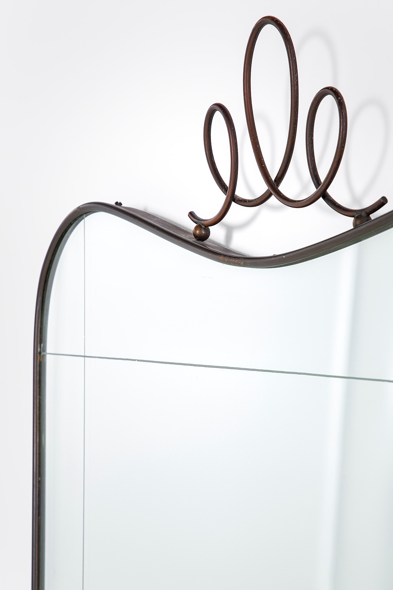 Specchio da parete, ottone e vetro specchiato (ca. 1950)