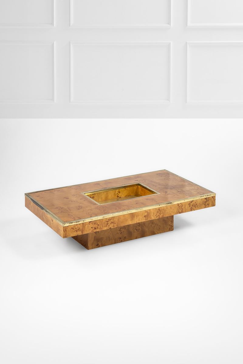 Tavolo basso in ottone e legno lastronato in radica, anni ’70 circa