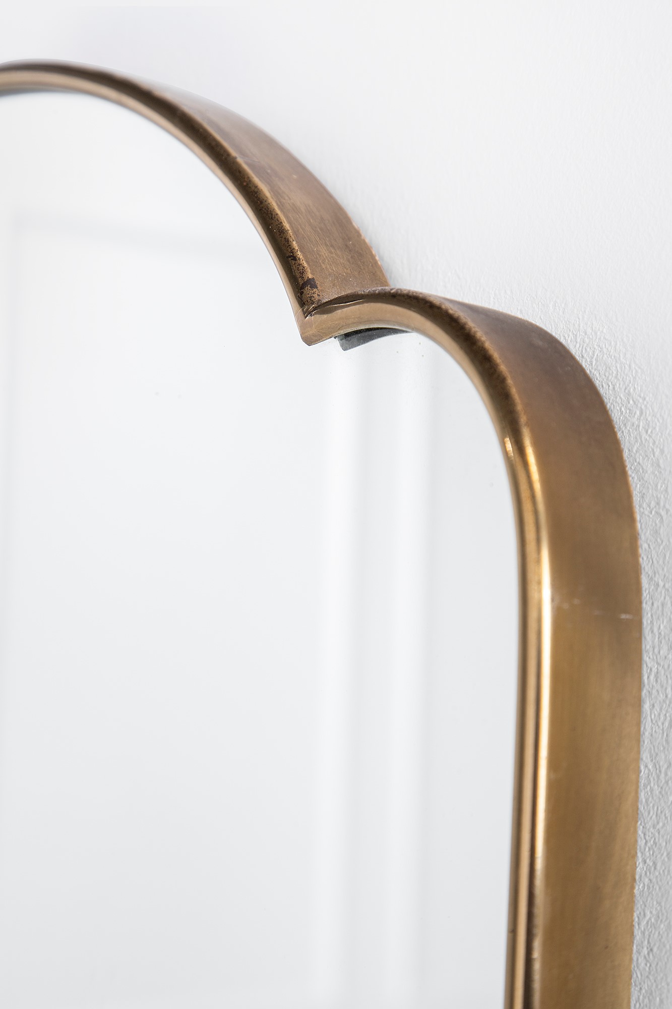 Specchio da parete, cornice in ottone e vetro specchiato