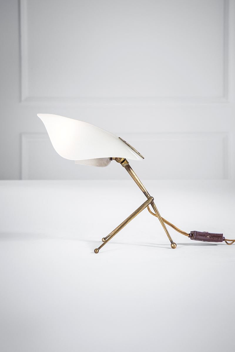 Lampada da tavolo, ottone e metacrilato opalino (circa 1950)