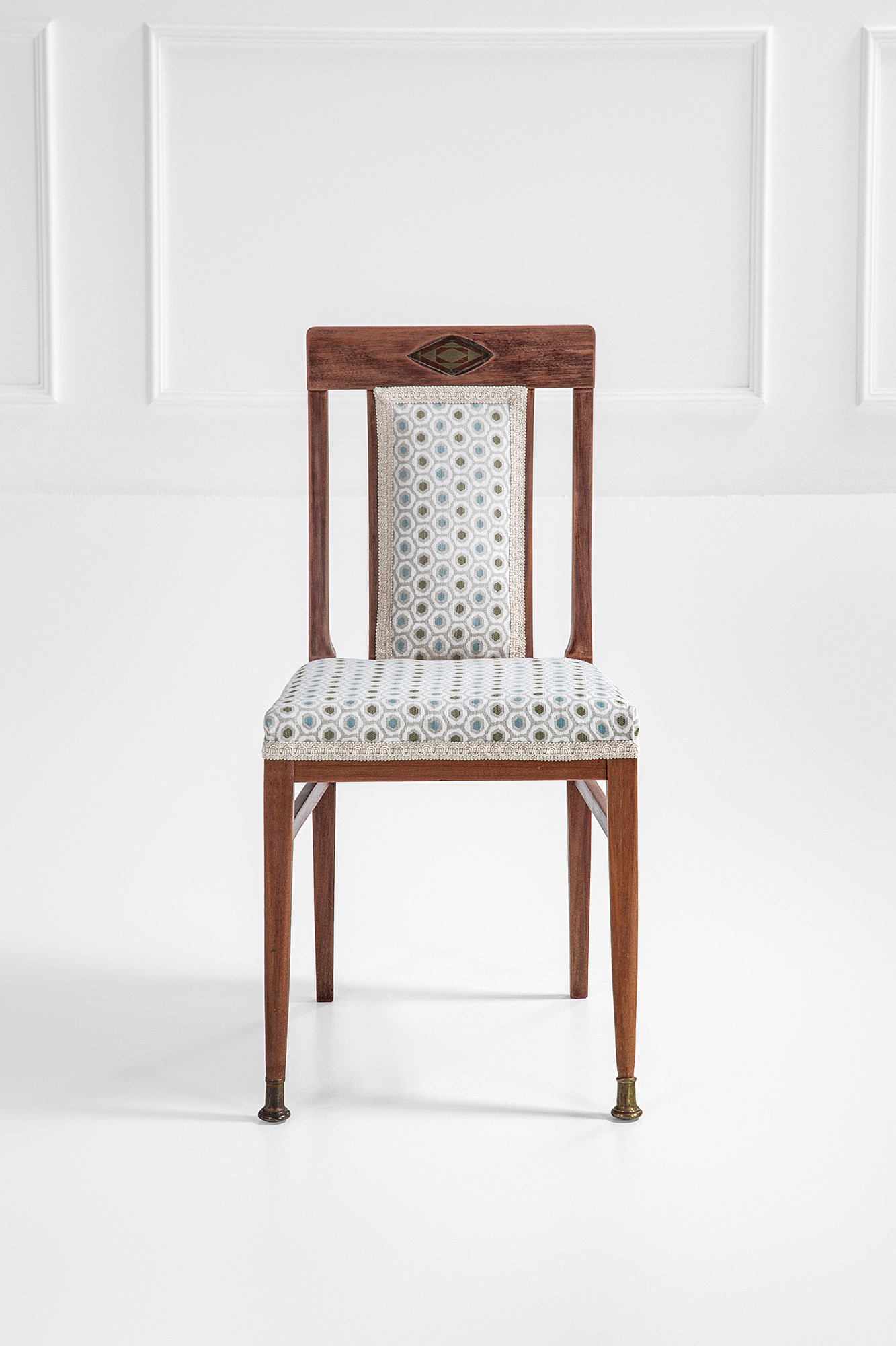 Julius & Josef Herrmann - Quattro sedie in legno sagomato con tessuto e dettagli in ottone