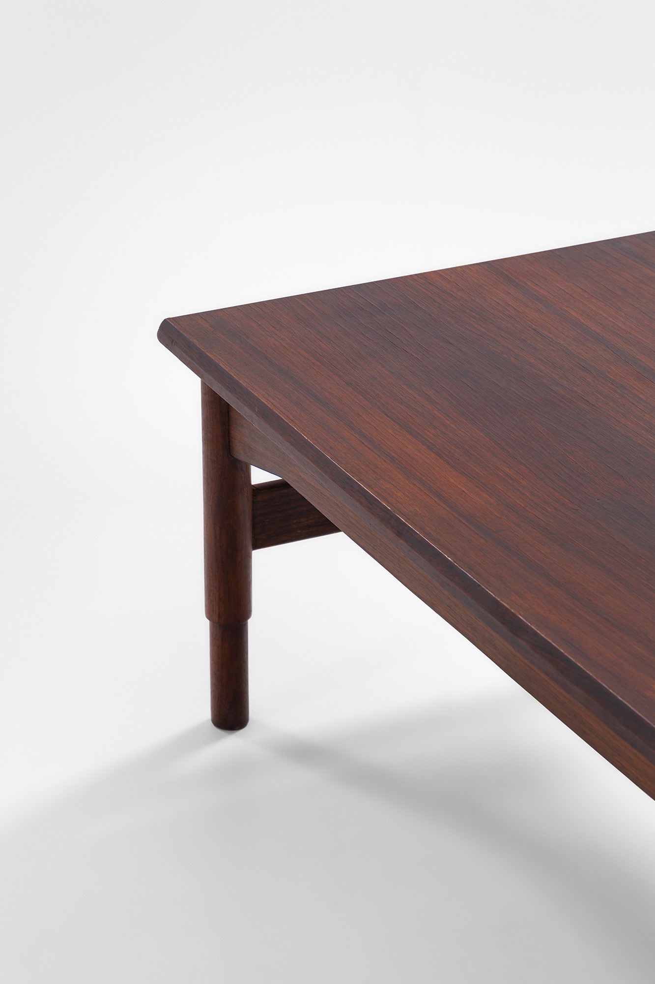 Tavolino, legno massello e impiallacciato, 1960 circa