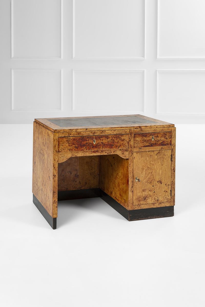 Scrittoio, legno tinto in radica con elementi in ottone, circa 1940