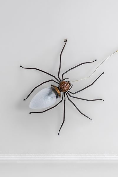 Lampada da parete a guisa di ragno