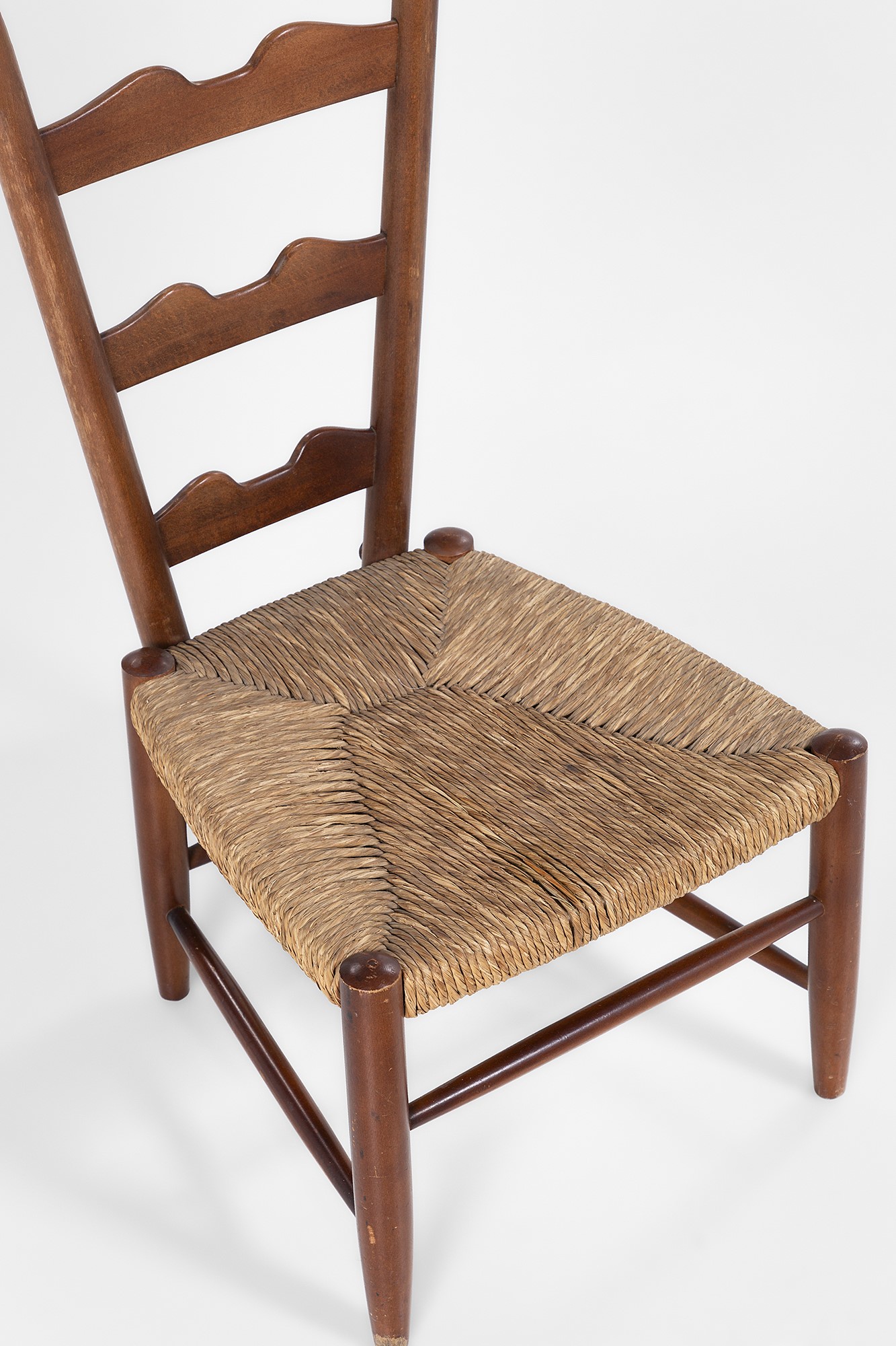 Gio Ponti (attr.) - Due sedie da camino, legno sagomato e paglia (1939 ca.)