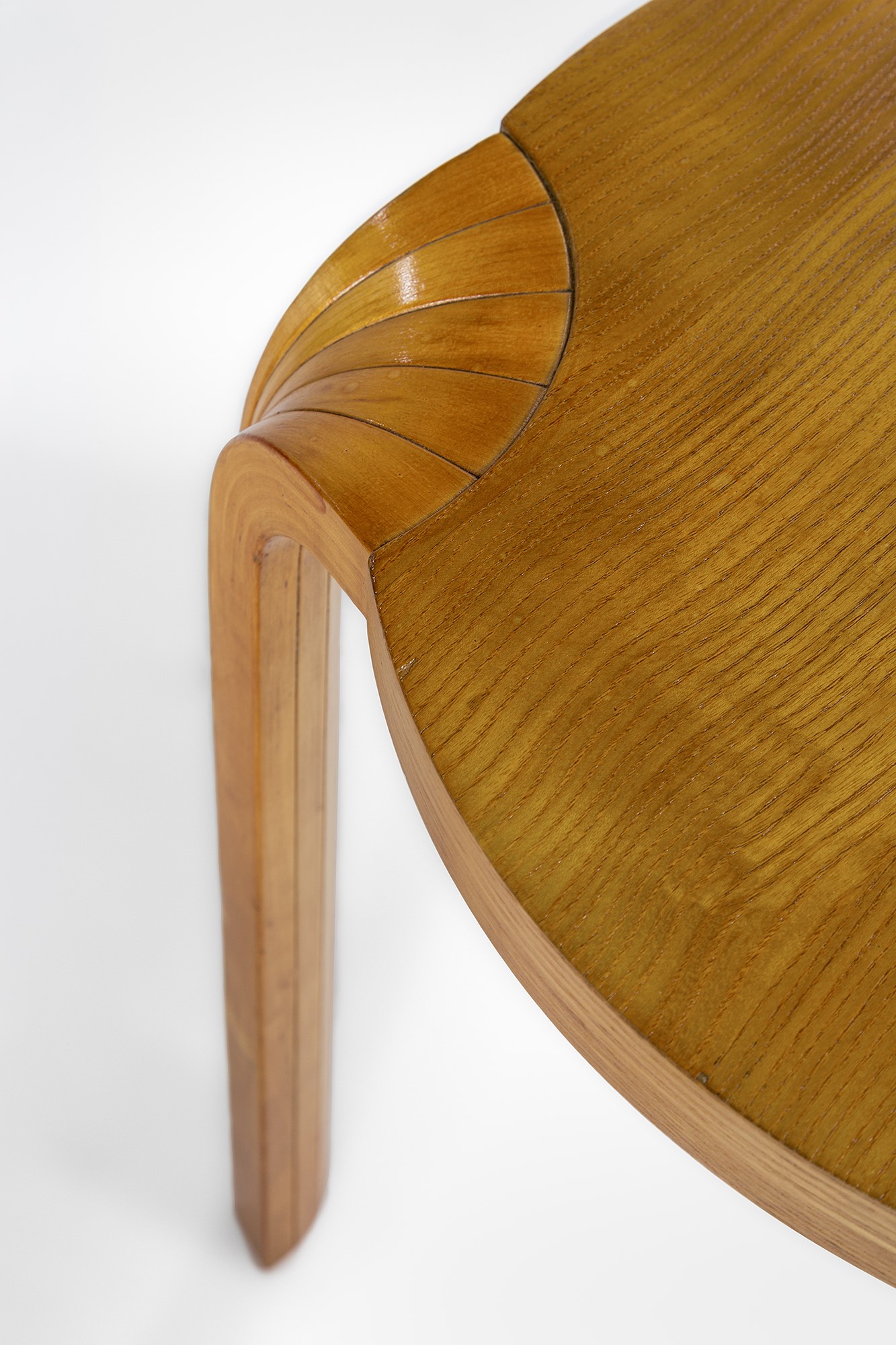 Alvar Aalto - Due sgabelli mod. X600