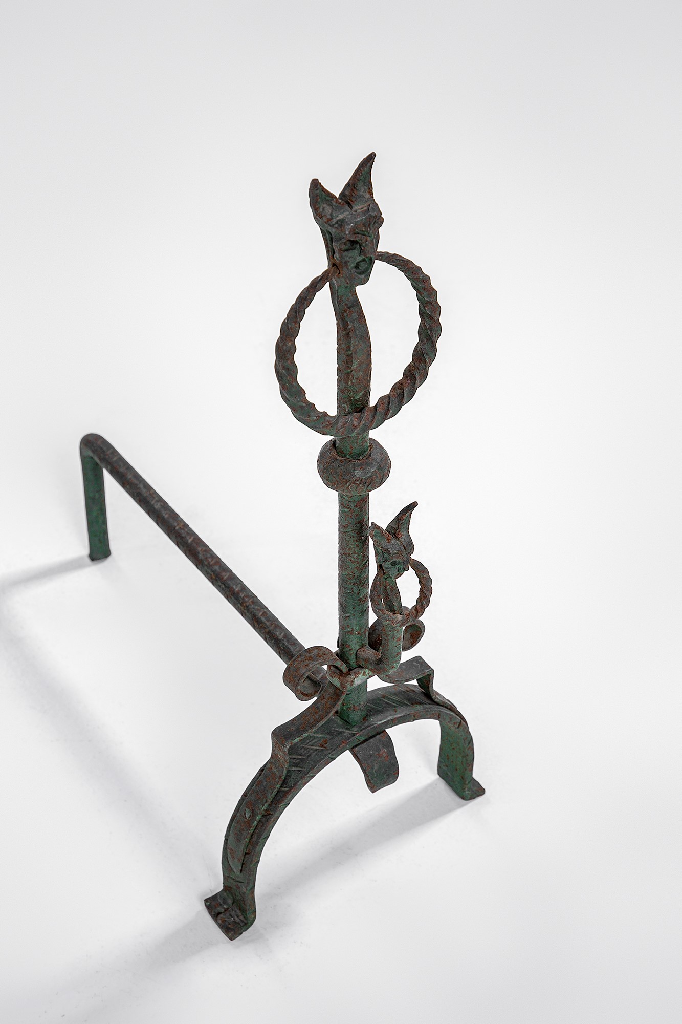 Ferro battuto e sagomato, Set da camino con due alari e attrezzi (figure antropomorfe), ca. 1950