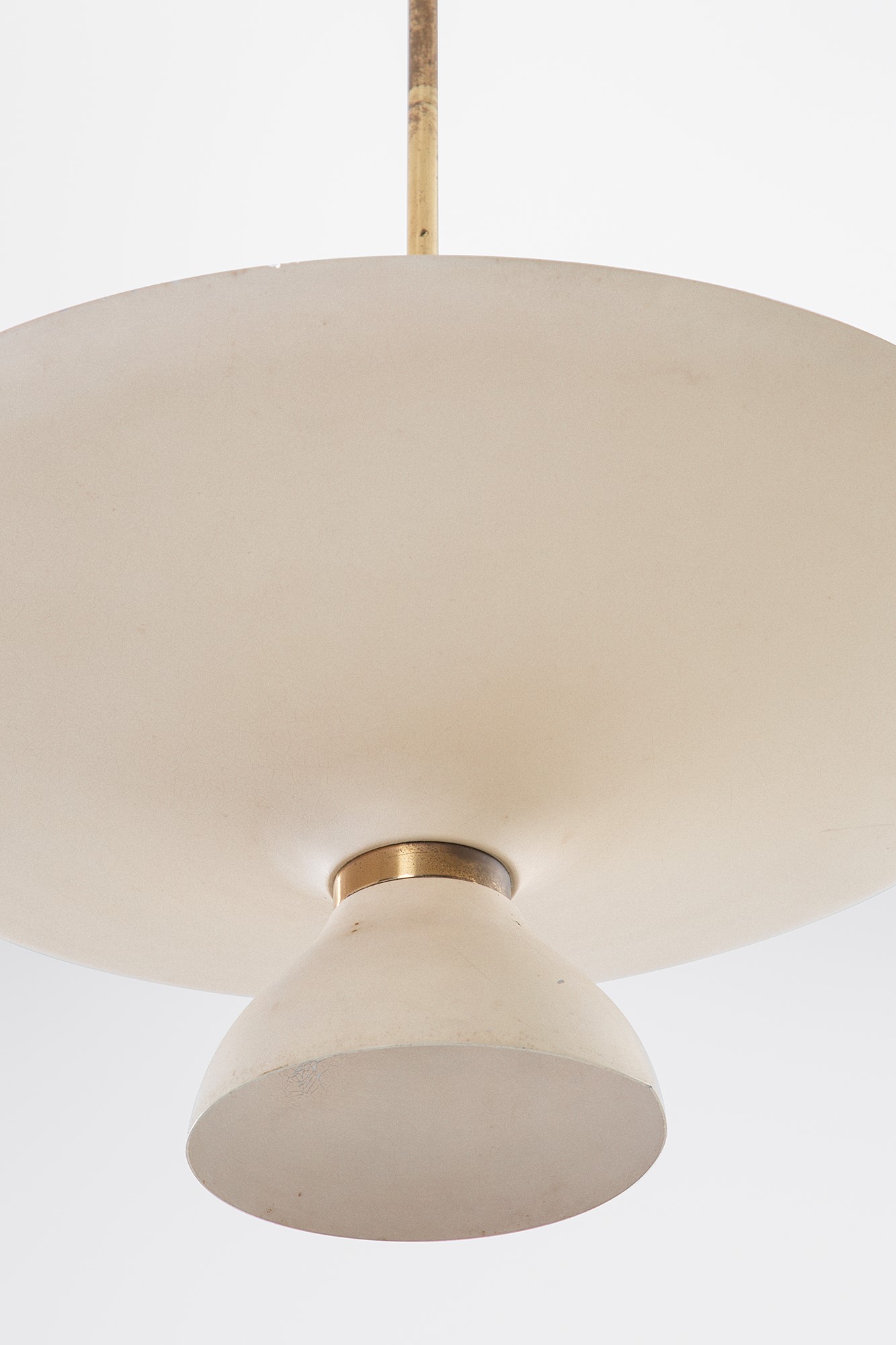 Stilnovo (attr.) - Lampadario in metallo verniciato e ottone lucido