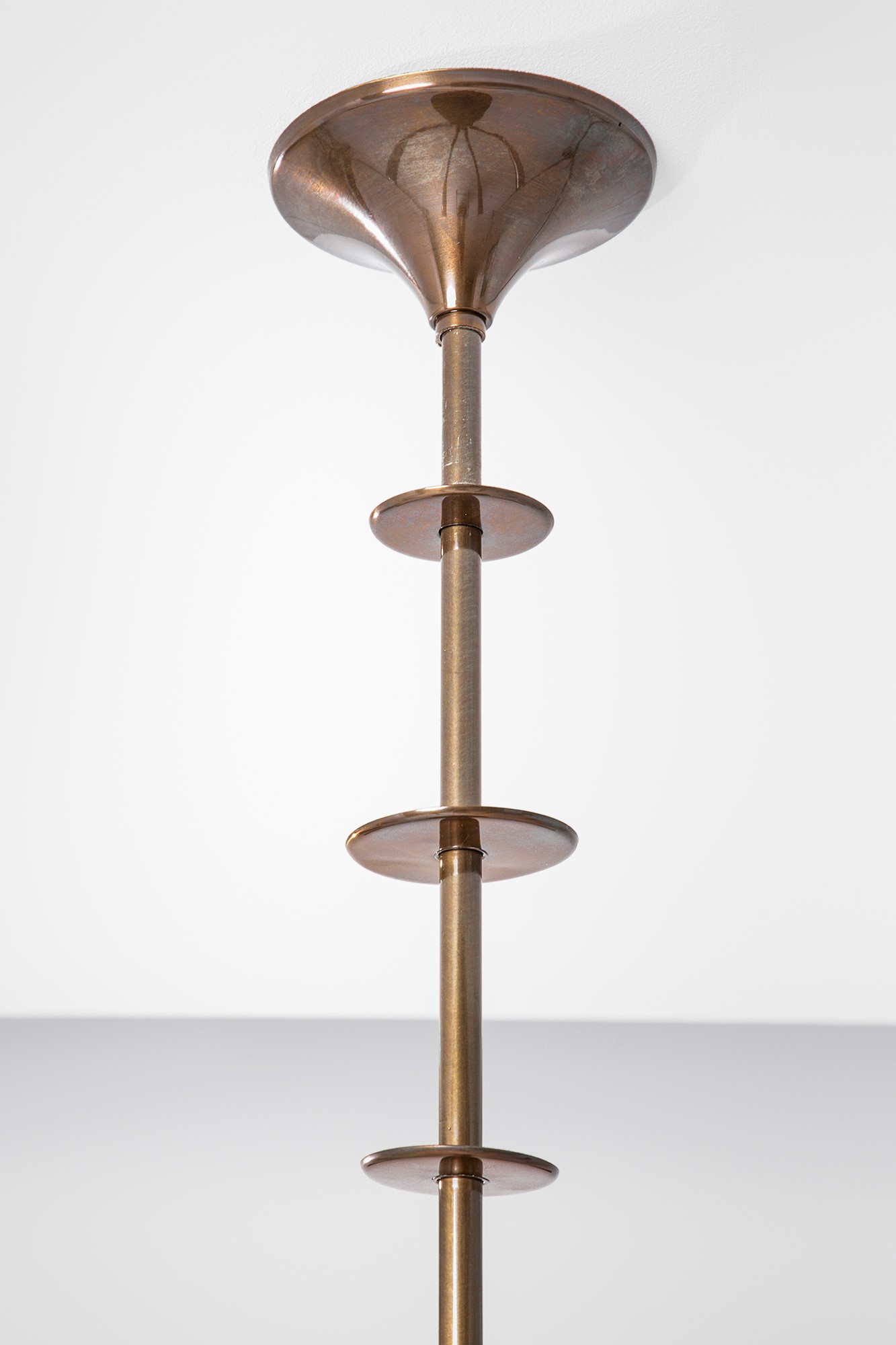 Lampadario a sei luci, metallo con finitura rame (ca. 1940)