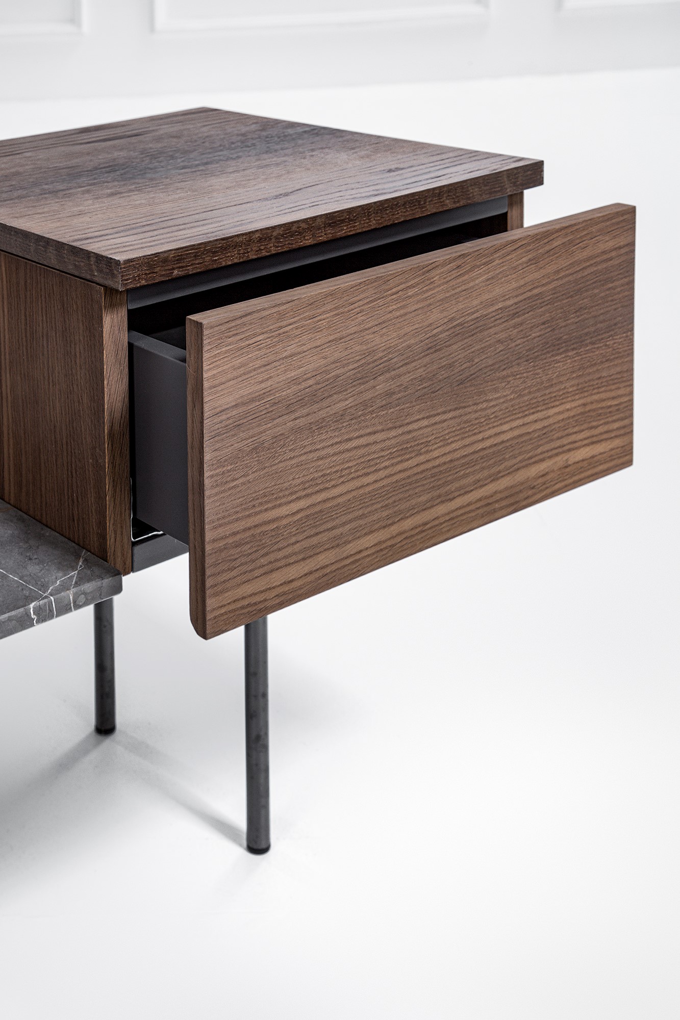 Massimo Mariani - Console “Moodboard”