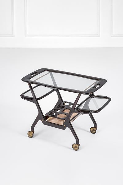 Carrello di servizio, vassoi e portabottiglie, legno tinto, vetro e ottone (circa 1950)