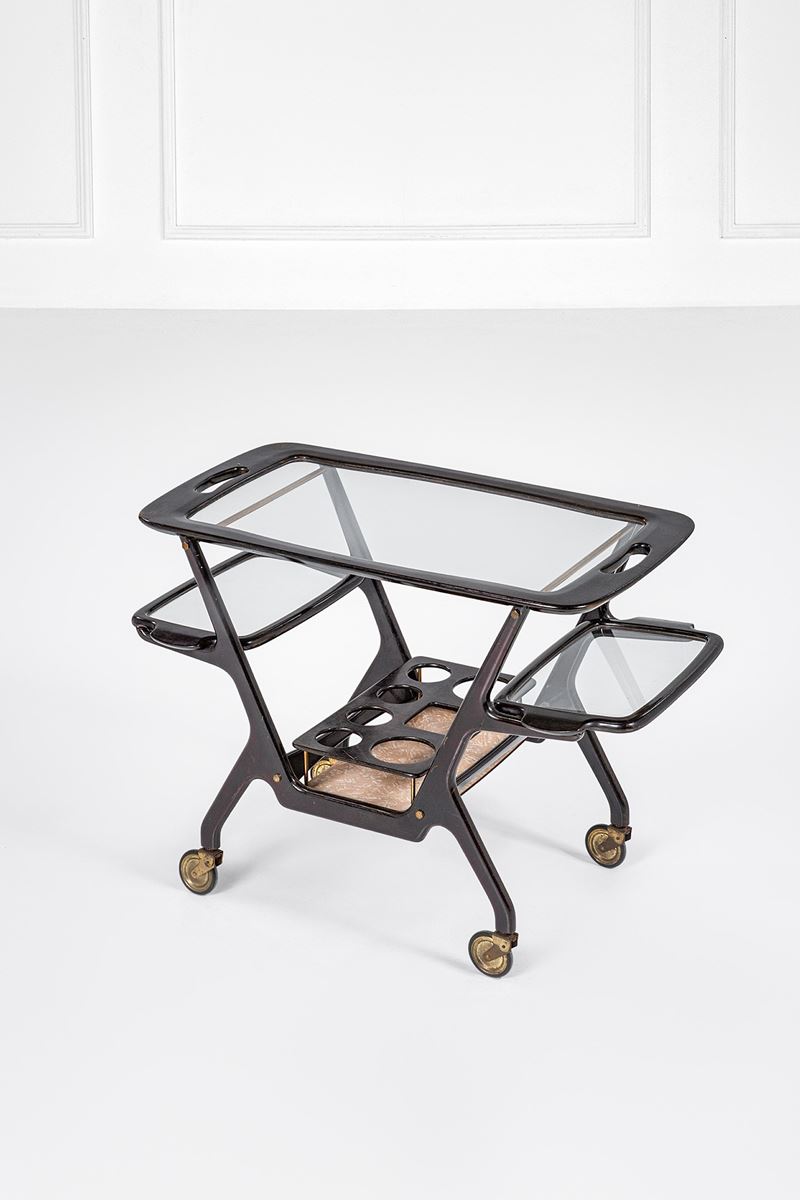 Carrello di servizio, vassoi e portabottiglie, legno tinto, vetro e ottone (circa 1950)