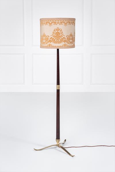Lampada da terra, legno massello tinto, ottone e tessuto (ca. 1950)