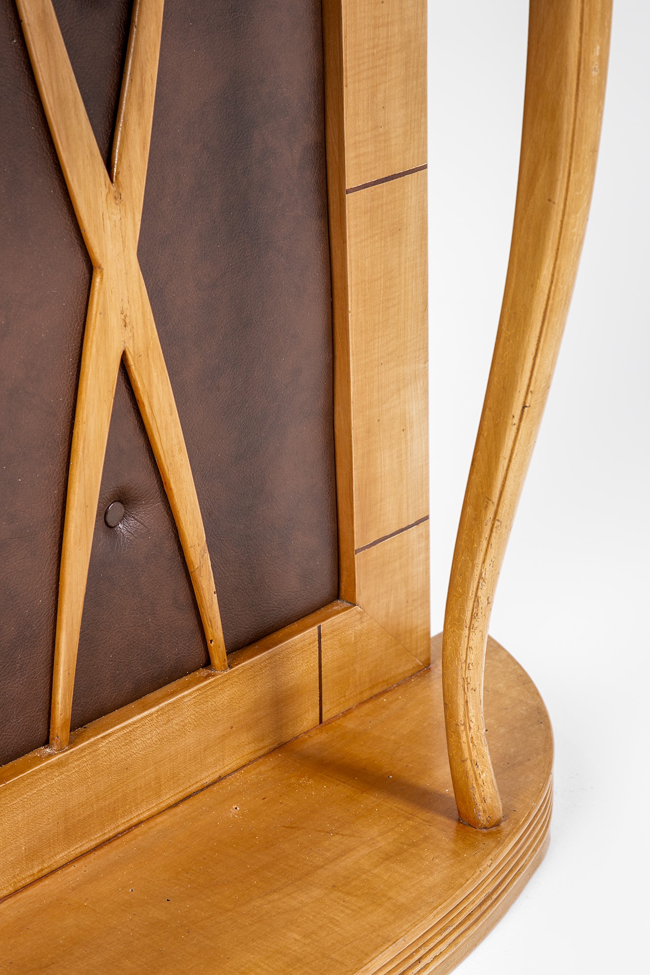 Console con cassetto, legno sagomato e impiallacciato, vetro colorato, ottone, similpelle (circa ...