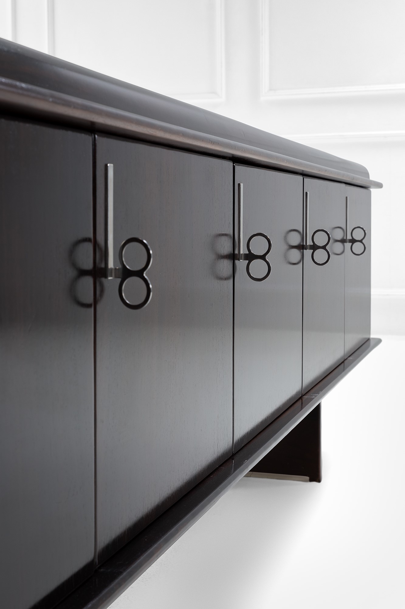 Vittorio Introini - Credenza Mod. Pellicano
