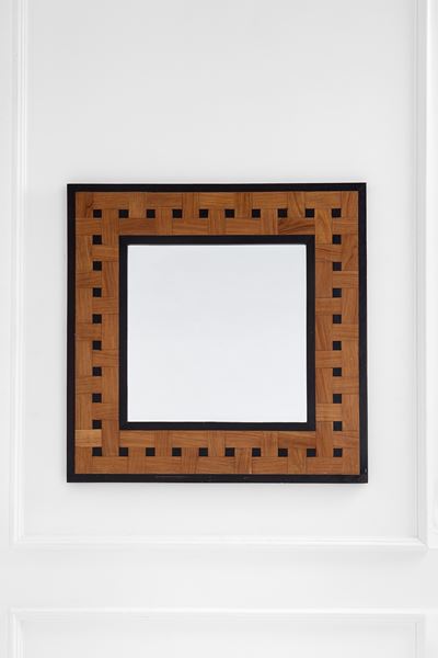 Specchiera, legno naturale con intarsi ebanizzati, vetro specchiato (circa 1940)