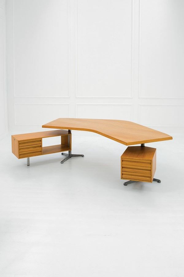 Osvaldo Borsani : Scrivania curva mod. T96
Stru  - Auction Design - Incanto Casa d'Aste e Galleria