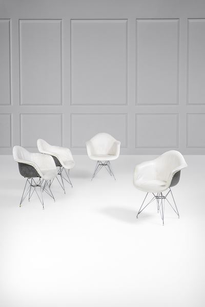 Quattro poltrone mod. DKR Armchair