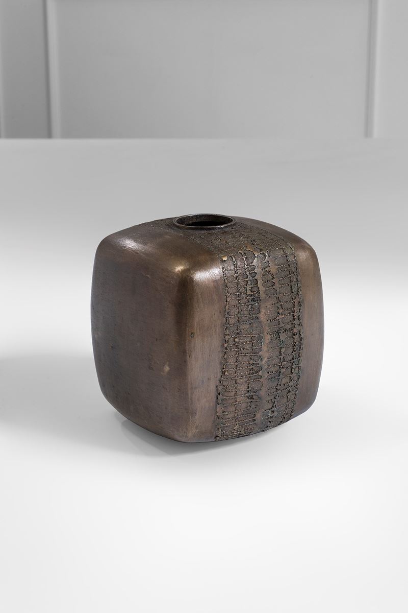 Lorenzo Burchiellaro - Vaso in fusione di bronzo