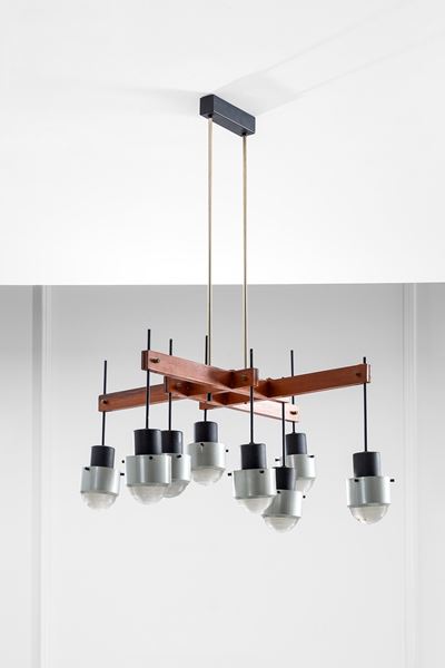 Lampadario in legno massello, metallo verniciato, ottone e vetro stampato