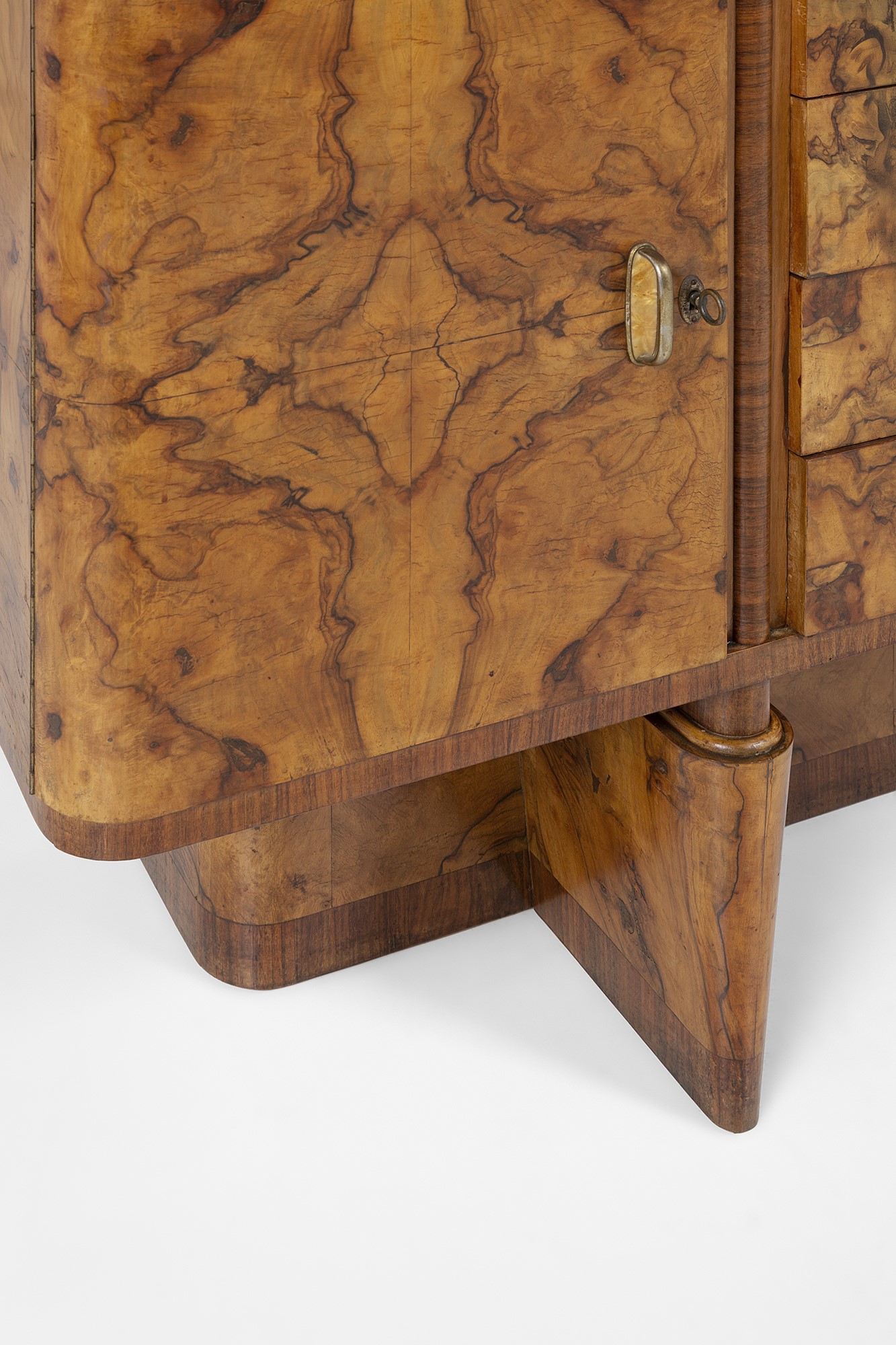 Credenza con alzatina, legno impiallacciato in radica e ottone, ca. 1930