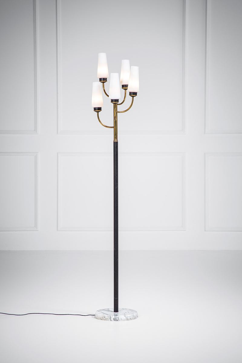 Lampada da terra, ottone e metallo verniciato con vetro opalino satinato e base in marmo, ca. 195...