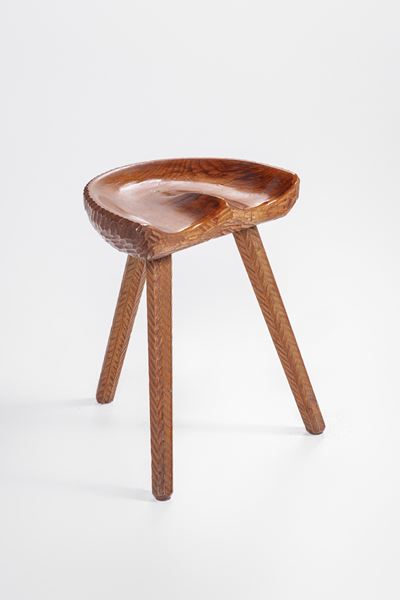 Sgabello, legno massello sagomato e scolpito, ca. 1950