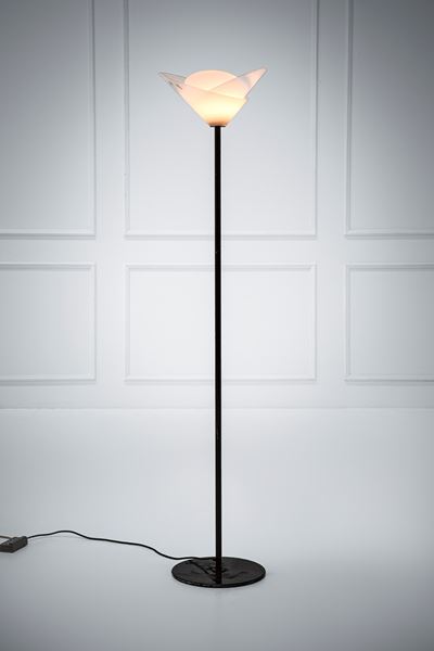 Lampada da terra in metallo verniciato e vetro incamiciato