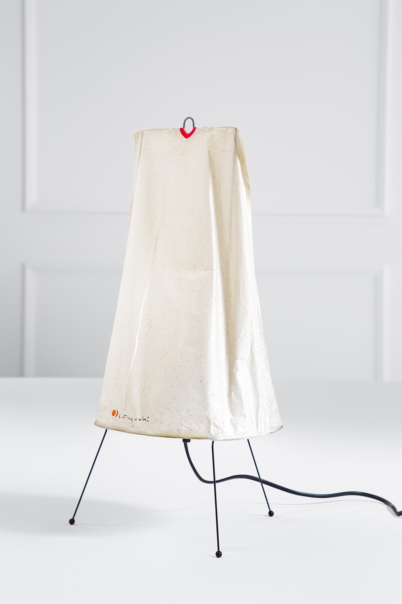 Isamu Noguchi - Lampada da tavolo mod. 1P della serie Akari