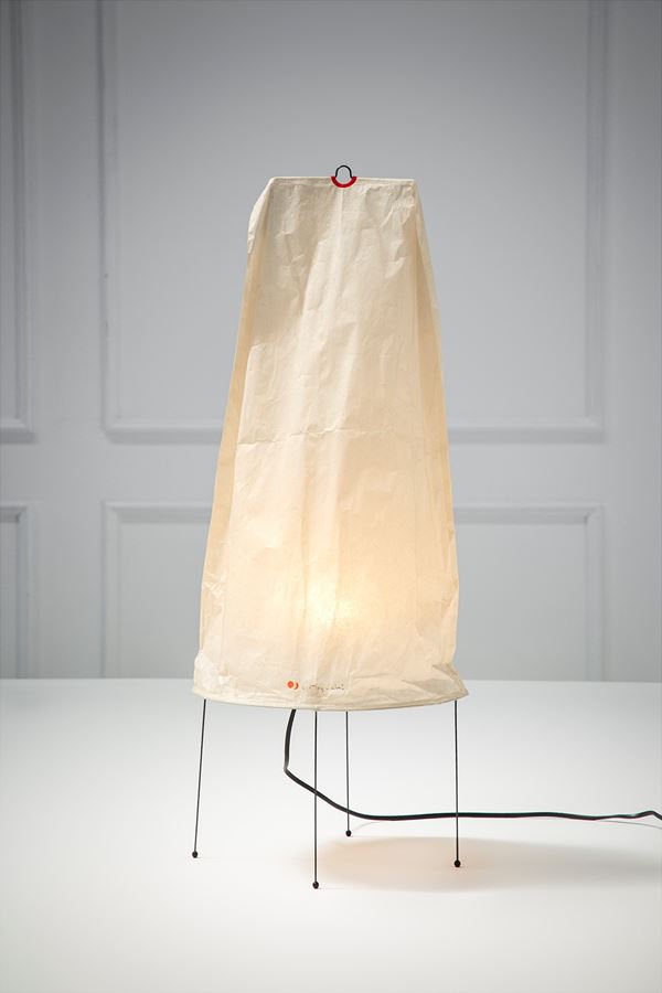 Isamu Noguchi - Lampada da tavolo mod.2P della serie Akari