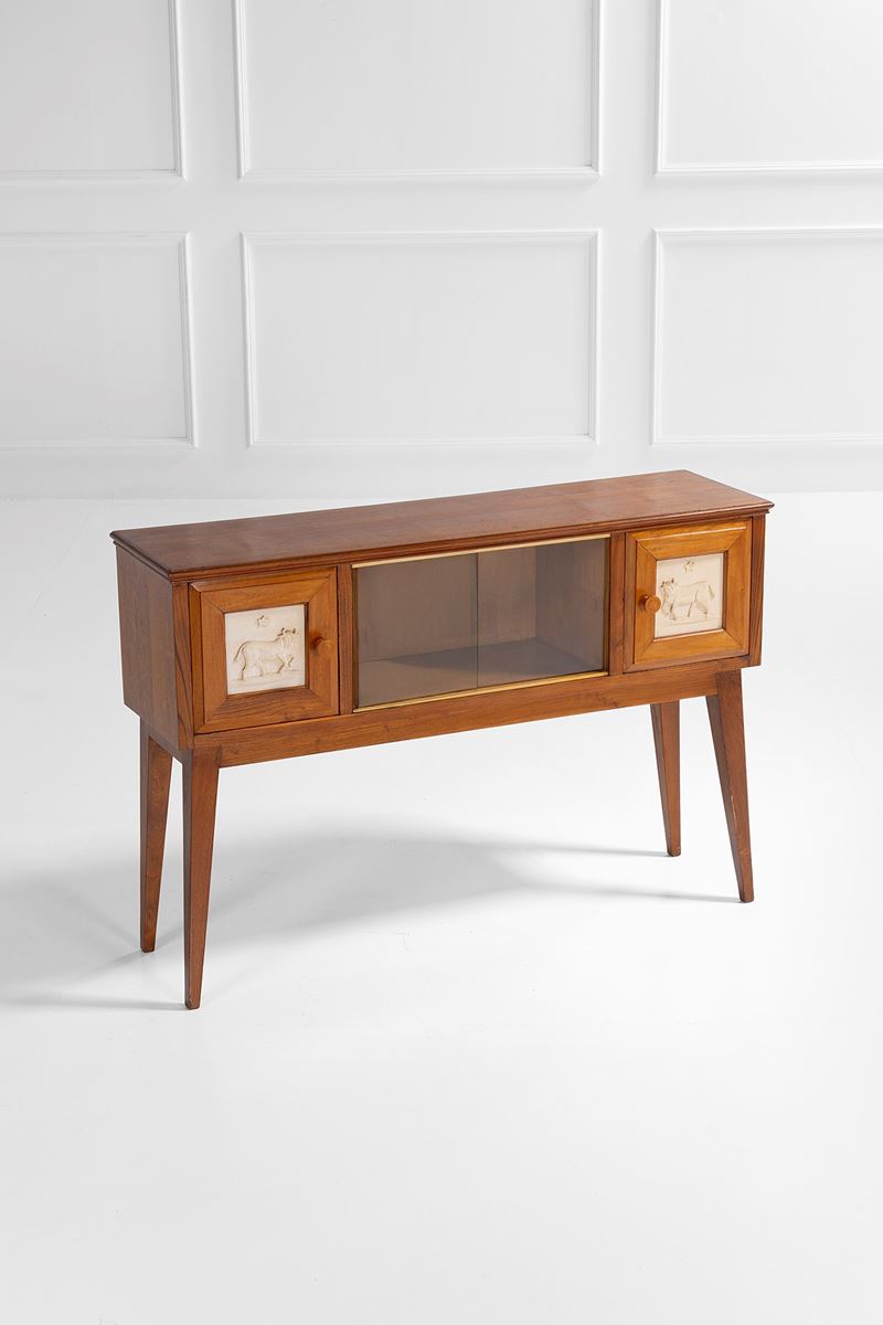 Gio Ponti - Credenza in legno massello con bassorilievo a tema zodiacale del Toro